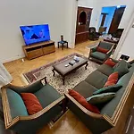Nile View 1950S Spacious Apartment - Giza