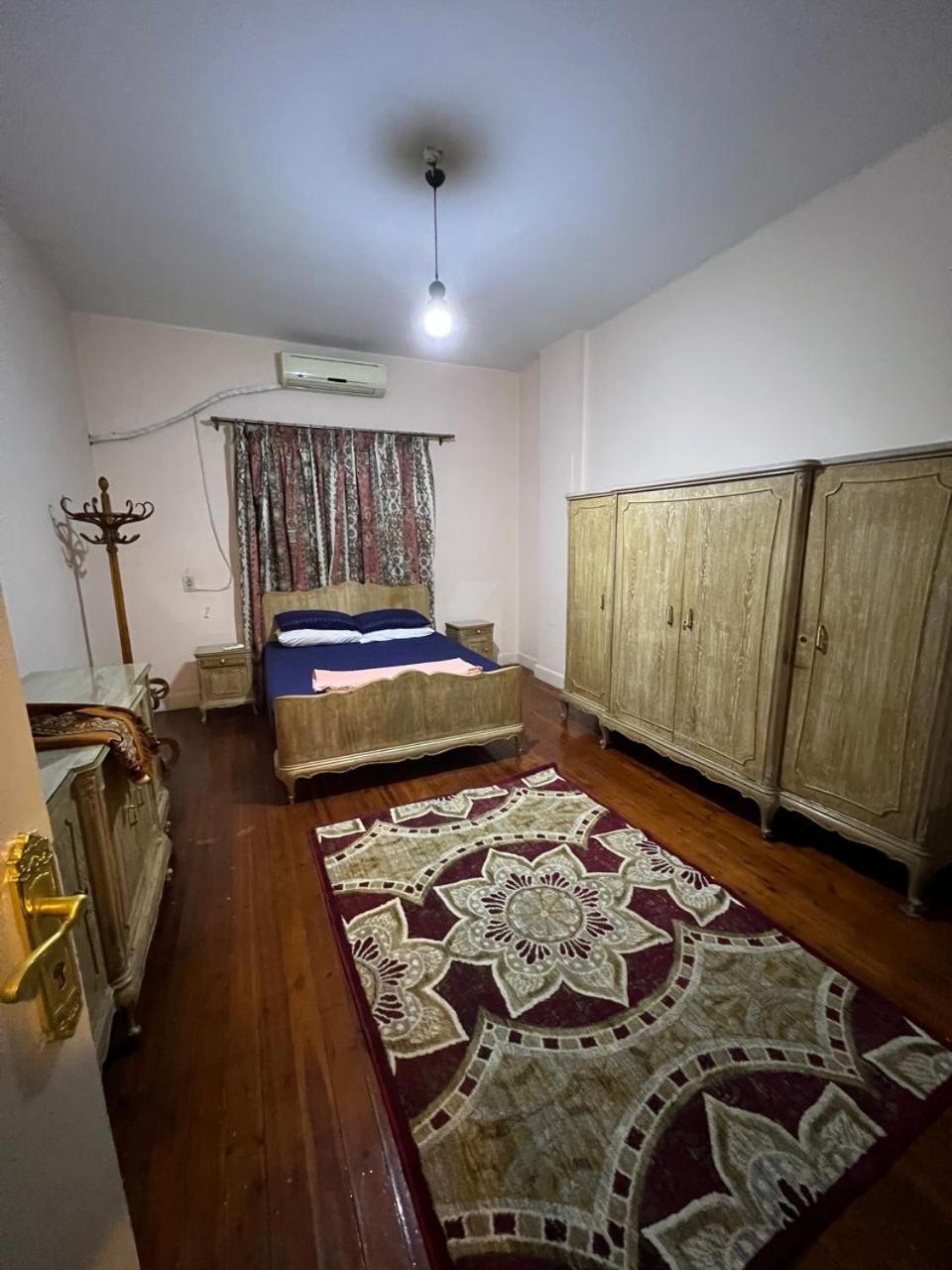 Nile View 1950s Spacious - Giza Apartment